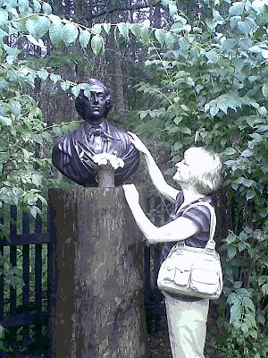 Czy poczuł się dotknięty?<br /><br /><br />Bo powiedziała o mnie jedna poetka z Krakowa: <br />&amp;quot;To głowa nie do kapeluszy! To taka posągowa głowa!&amp;quot; - K.I.G.
